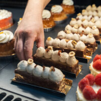 Watterlot pâtisserie boulangerie Saint Valéry sur Somme vitrine pâtisserie Yuzu noisette