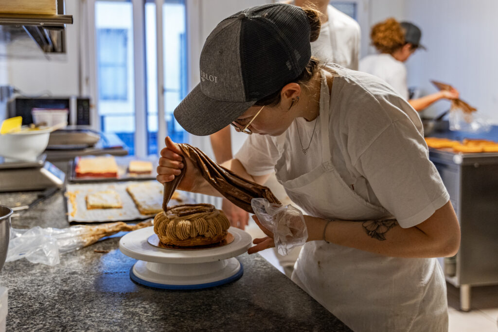 Watterlot pâtisserie boulangerie Saint Valéry sur Somme Paris Brest amande noisette préparation