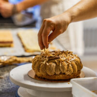 Watterlot pâtisserie boulangerie Saint Valéry sur Somme Paris Brest amande noisette préparation