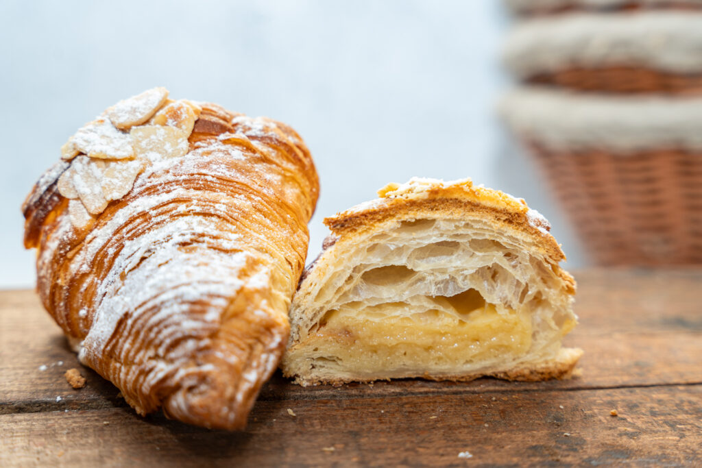 Watterlot boulangerie Saint Valéry sur Somme Viennoiserie aux amandes coupées viennoiserie
